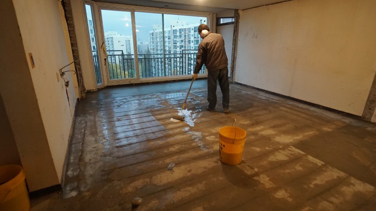 압구정 현대아파트 난방, 수도배관 교체 인테리어 공사 중 홈파기 공법으로 하루 만에 시공!