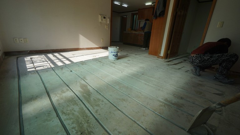 송파 빌라 난방 배관 홈 파기 공법으로 하루 만에 교체!