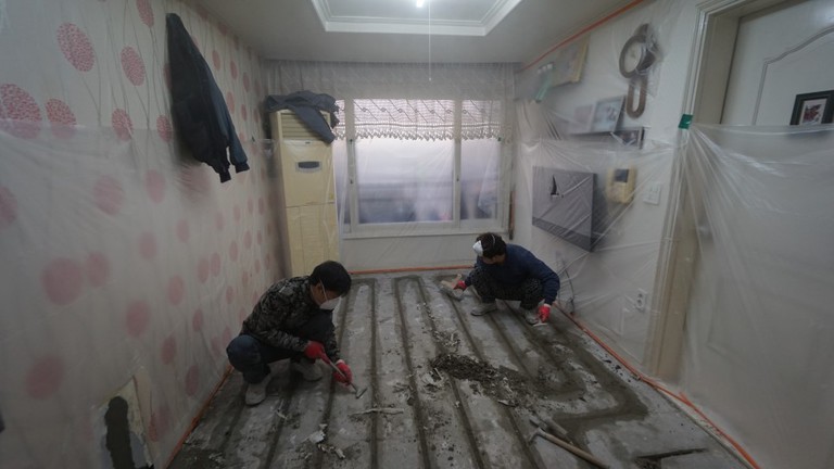 송파구 남강주택 누수 걱정 끝! 꾸밀레오만의 홈파기 공법으로 간단하게 난방배관교체 시공!