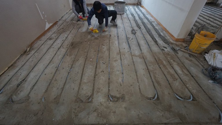 한남동 빌라 인테리어 시공 중 난방 배관 교체! 홈파기 공법은 꾸밀레오!