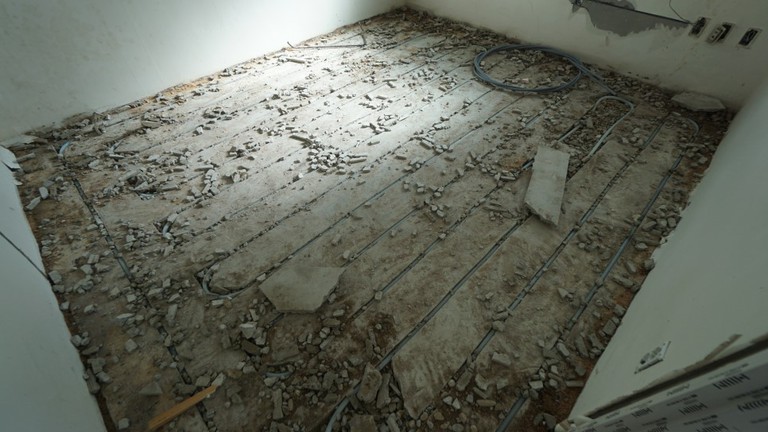 평창동 주택 인테리어 시공 중 하루 만에 난방 배관 교체!